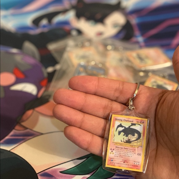 Shining Charizard Pokémon Card Key Chain - Picture 3 of 3